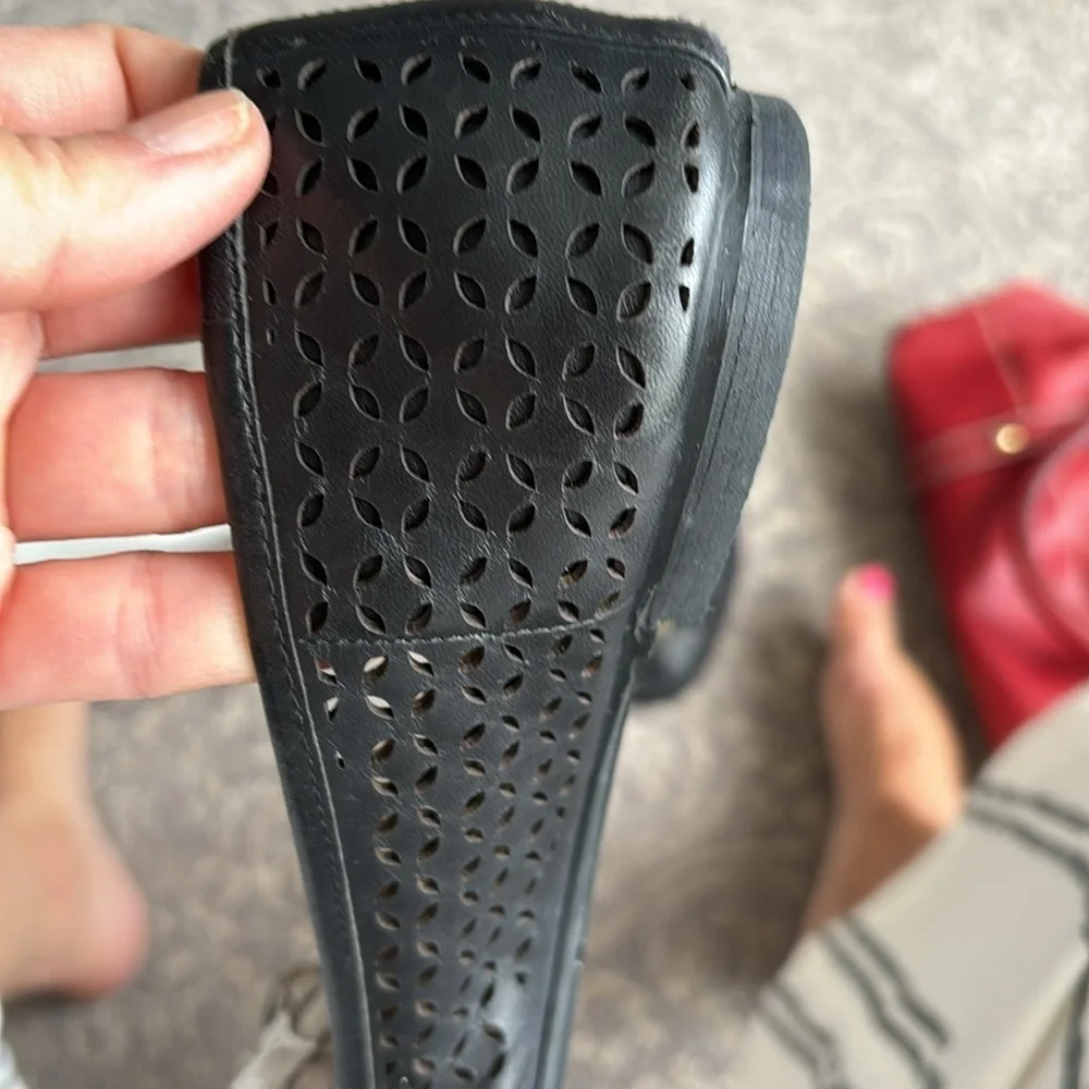 Michael Kors perforated black ballet that’s in size 8 - Picture 11 of 12